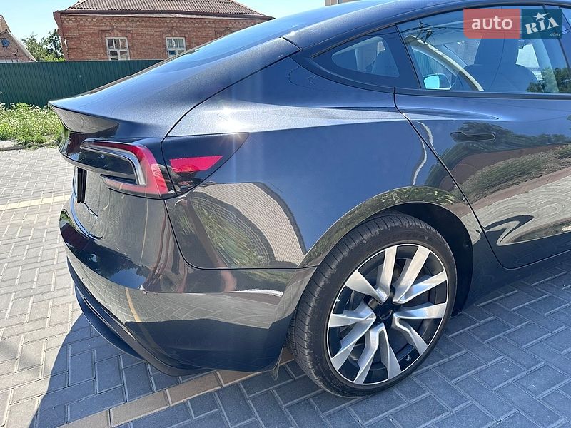 Седан Tesla Model 3 2025 в Кропивницькому