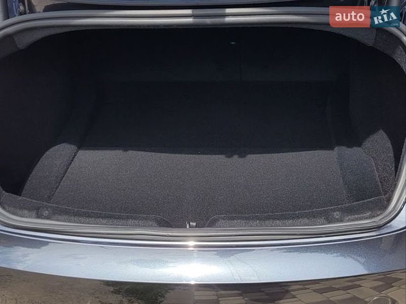 Седан Tesla Model 3 2025 в Кропивницькому