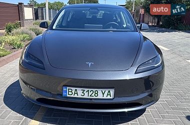 Седан Tesla Model 3 2025 в Кропивницькому