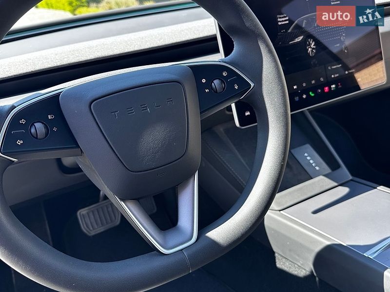 Седан Tesla Model 3 2025 в Кропивницькому