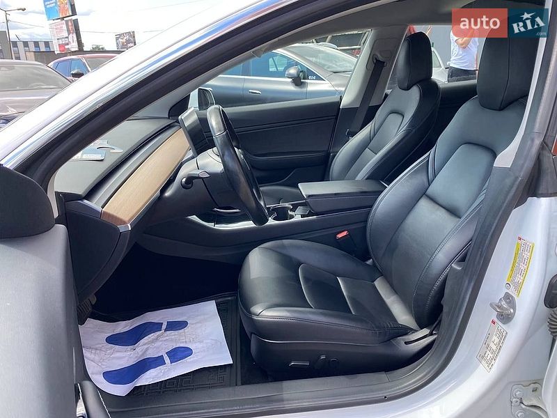 Седан Tesla Model 3 2018 в Львове фото 13 Седан Tesla Model 3 2018 в Львове