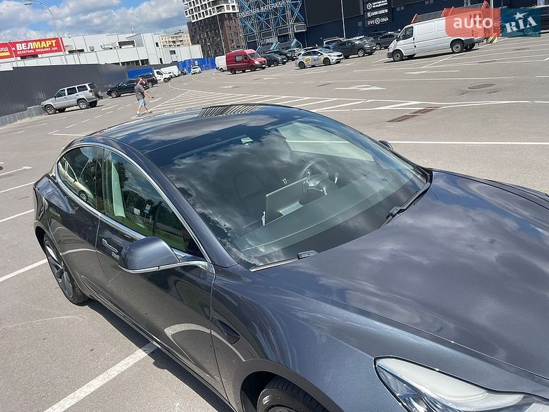 Седан Tesla Model 3 2019 в Києві