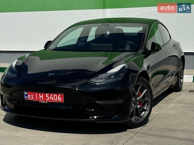 Седан Tesla Model 3 2022 в Олександрії