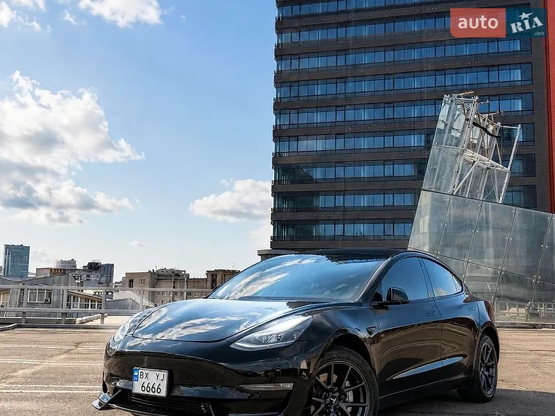 Tesla Model 3 2021