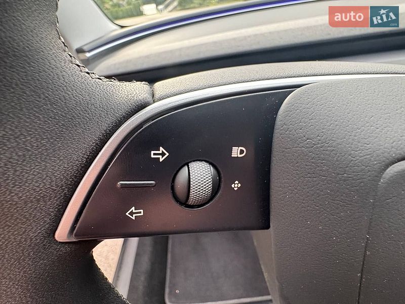 Седан Tesla Model 3 2025 в Киеве фото 24 Седан Tesla Model 3 2025 в Киеве