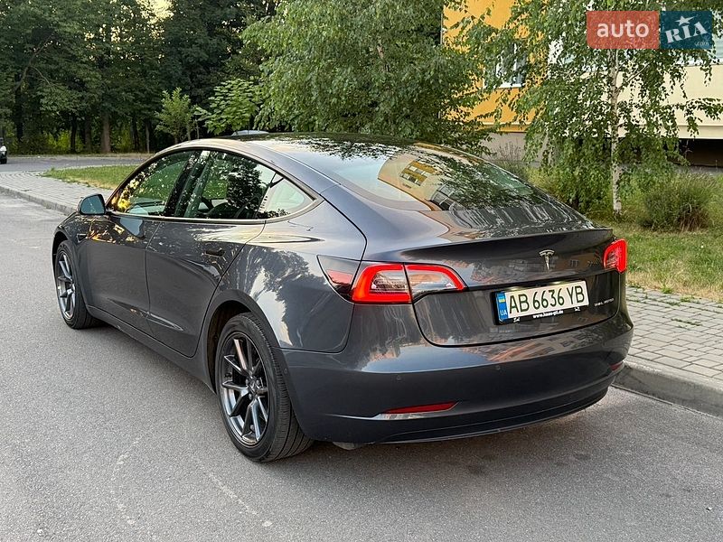 Седан Tesla Model 3 2021 в Виннице