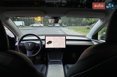 Седан Tesla Model 3 2021 в Виннице