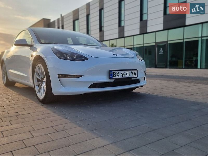 Tesla Model 3 2021