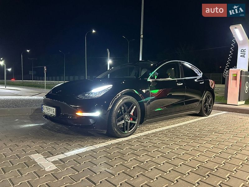 Седан Tesla Model 3 2019 в Киеве фото Седан Tesla Model 3 2019 в Киеве