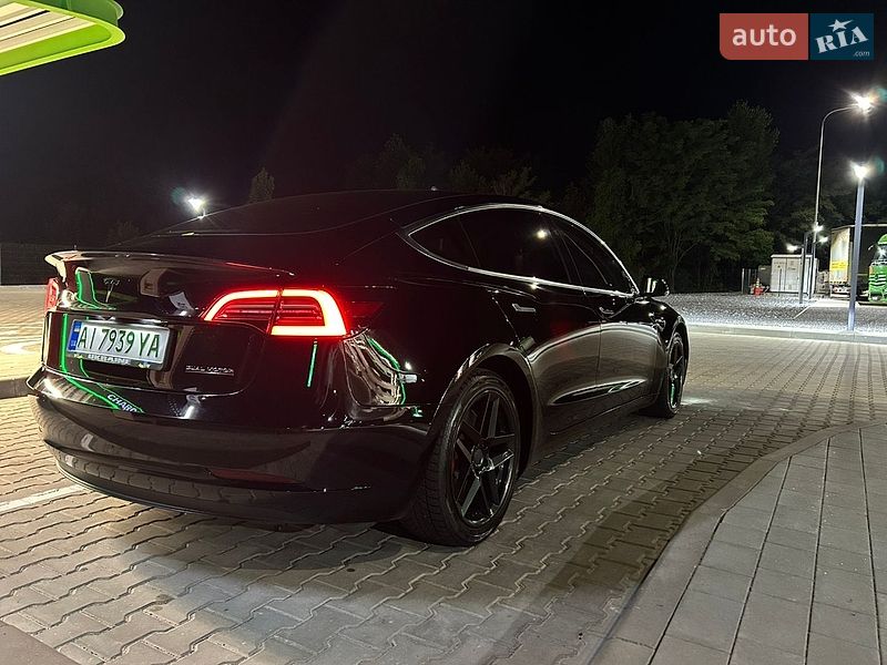 Седан Tesla Model 3 2019 в Киеве фото 5 Седан Tesla Model 3 2019 в Киеве