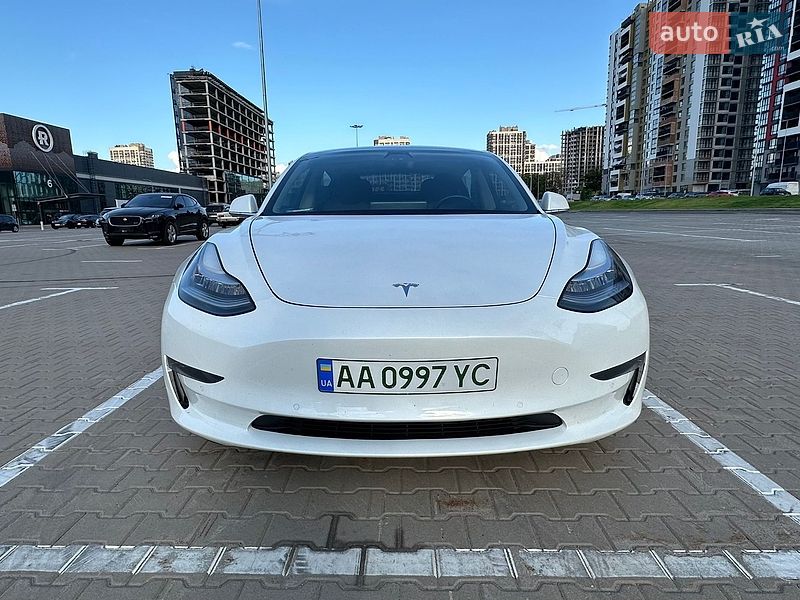Tesla Model 3 2020