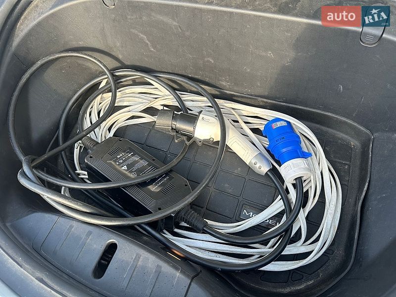 Седан Tesla Model 3 2020 в Киеве фото 17 Седан Tesla Model 3 2020 в Киеве