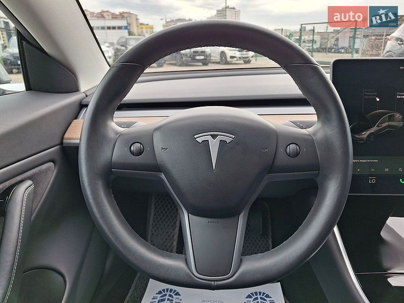Седан Tesla Model 3 2018 в Львові фото 15 Седан Tesla Model 3 2018 в Львові
