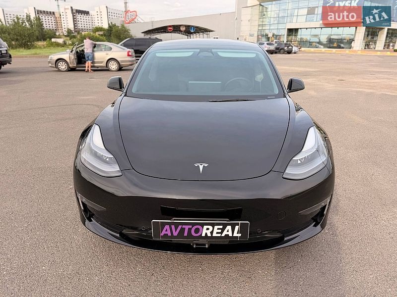Седан Tesla Model 3 2022 в Кривому Розі