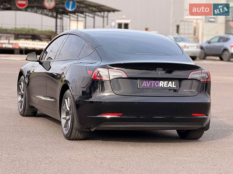Седан Tesla Model 3 2022 в Кривому Розі