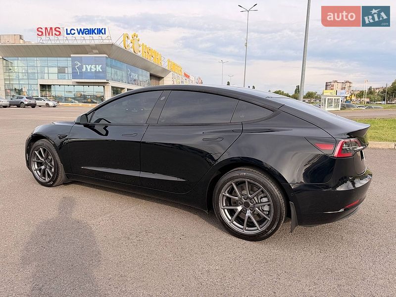 Седан Tesla Model 3 2022 в Кривому Розі