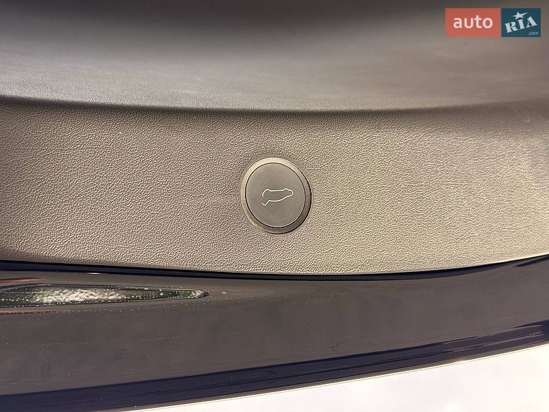 Седан Tesla Model 3 2022 в Кривому Розі