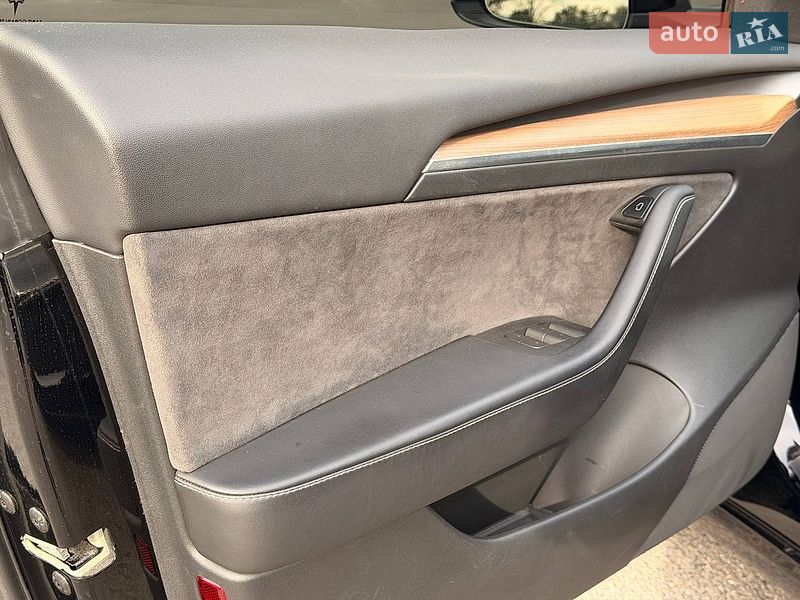 Седан Tesla Model 3 2022 в Кривому Розі