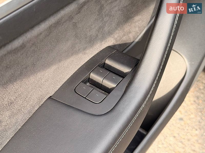 Седан Tesla Model 3 2022 в Кривому Розі