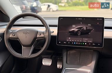 Седан Tesla Model 3 2022 в Кривому Розі