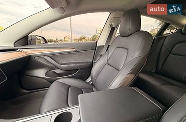 Седан Tesla Model 3 2022 в Кривому Розі