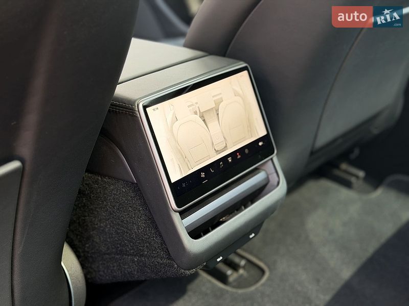 Седан Tesla Model 3 2025 в Києві