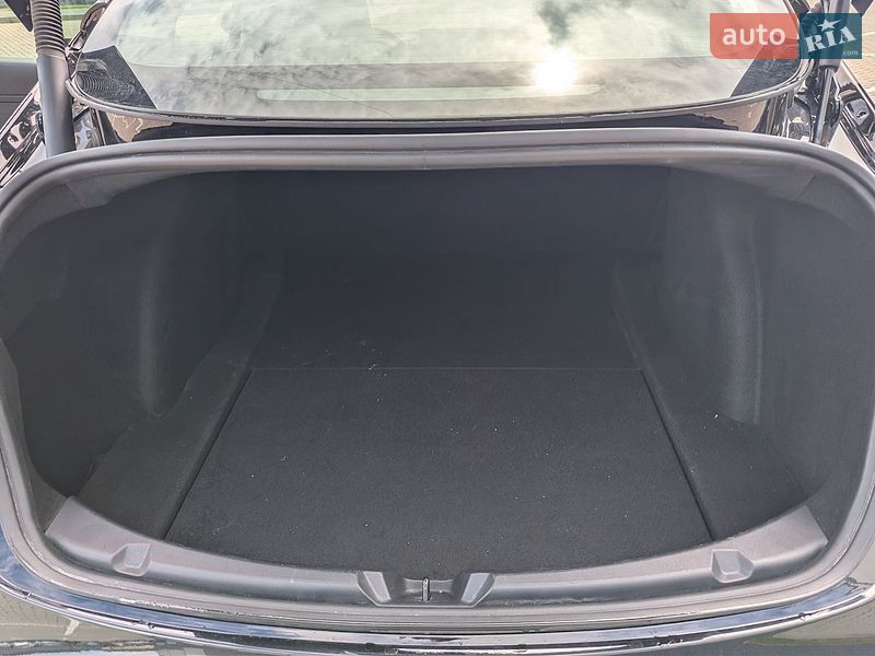 Седан Tesla Model 3 2022 в Івано-Франківську