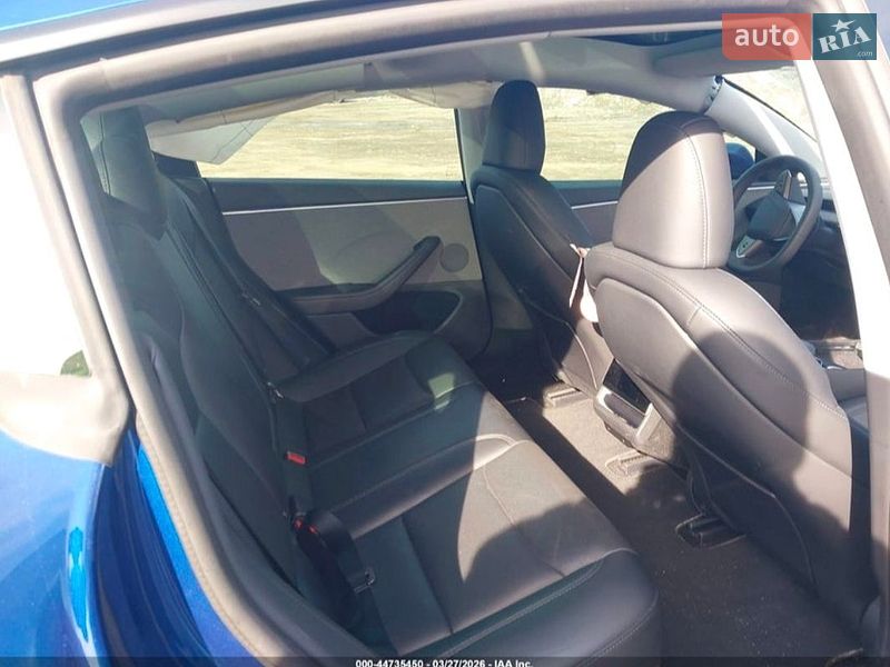 Седан Tesla Model 3 2025 в Києві