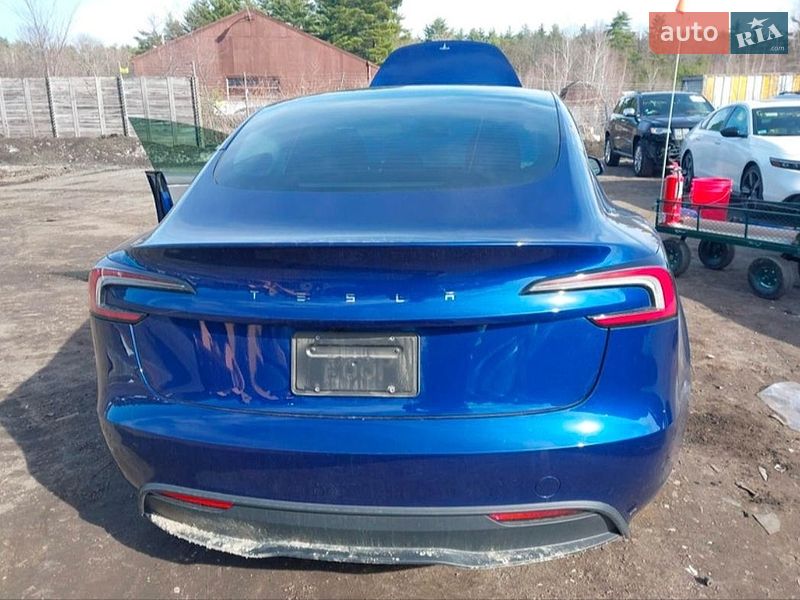 Седан Tesla Model 3 2025 в Києві