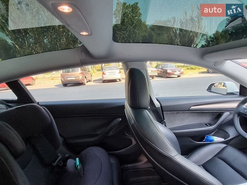 Седан Tesla Model 3 2021 в Запоріжжі