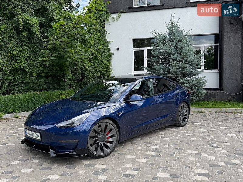 Седан Tesla Model 3 2021 в Запоріжжі
