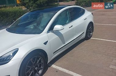 Седан Tesla Model 3 2020 в Житомирі