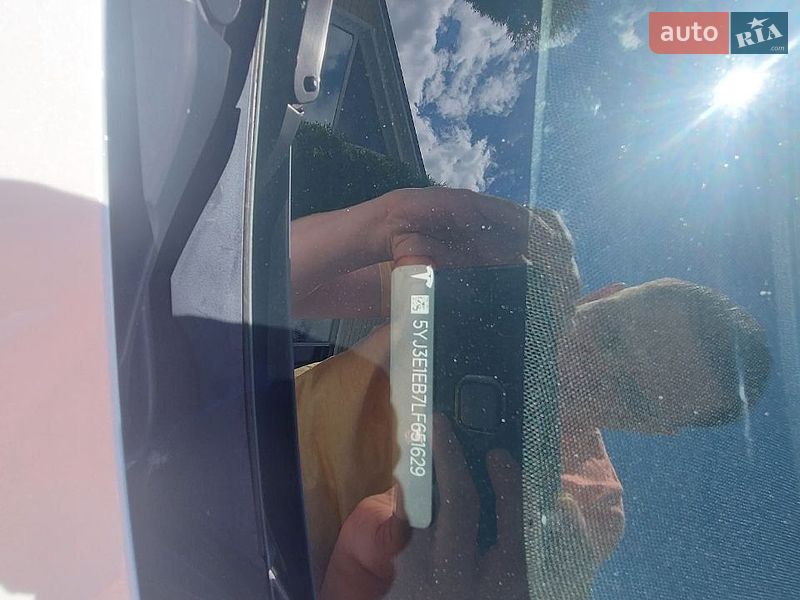 Седан Tesla Model 3 2020 в Житомирі