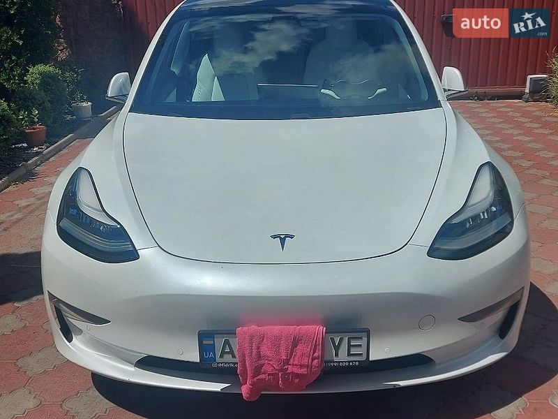 Седан Tesla Model 3 2020 в Житомирі