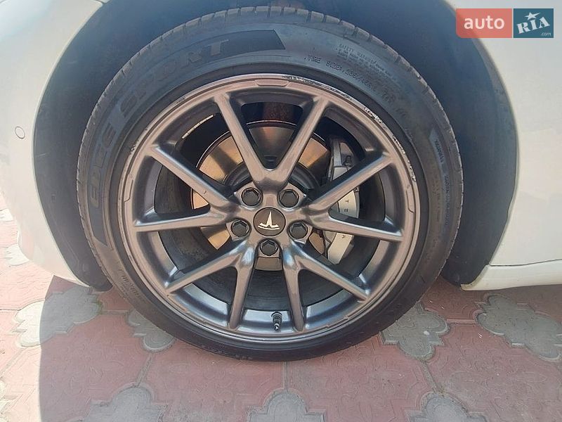 Седан Tesla Model 3 2020 в Житомирі