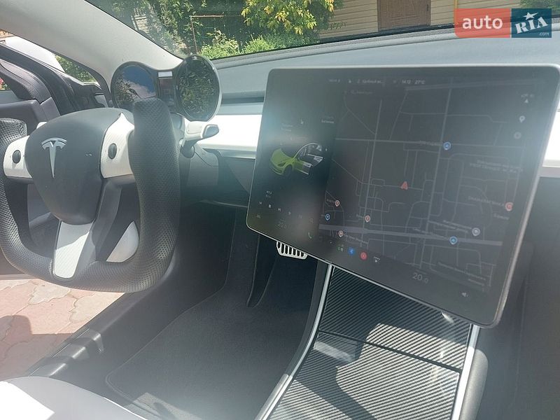 Седан Tesla Model 3 2020 в Житомирі