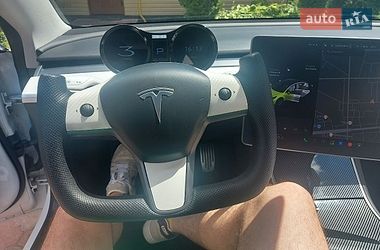Седан Tesla Model 3 2020 в Житомирі