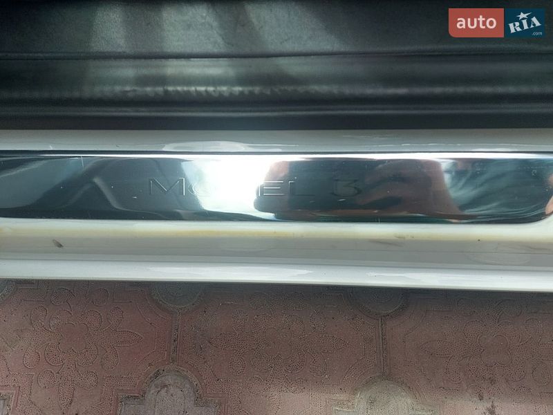 Седан Tesla Model 3 2020 в Житомирі