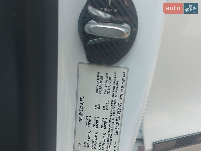 Седан Tesla Model 3 2020 в Житомирі