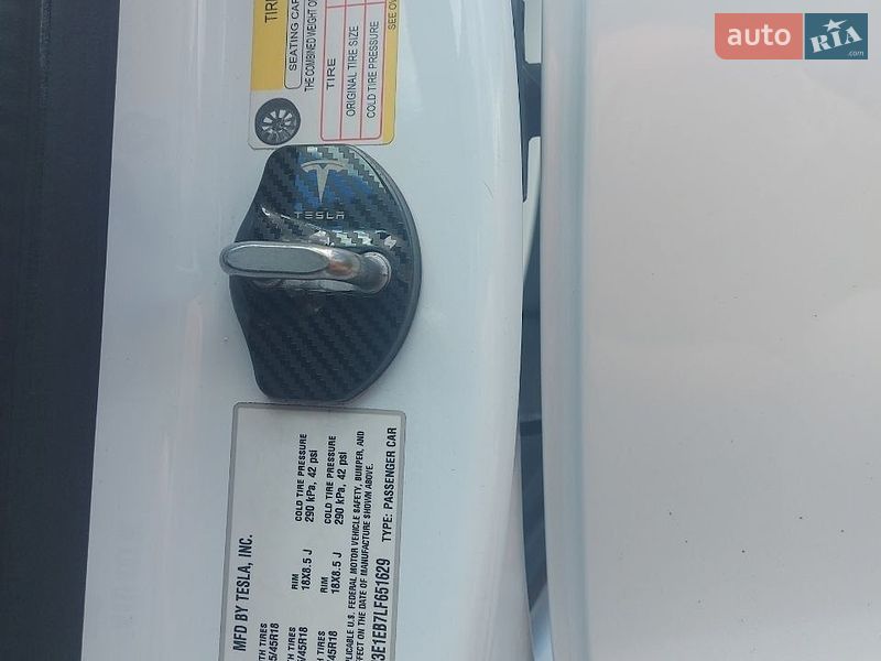 Седан Tesla Model 3 2020 в Житомирі