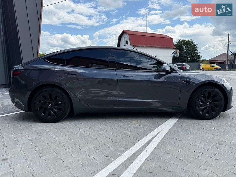 Седан Tesla Model 3 2021 в Коломые