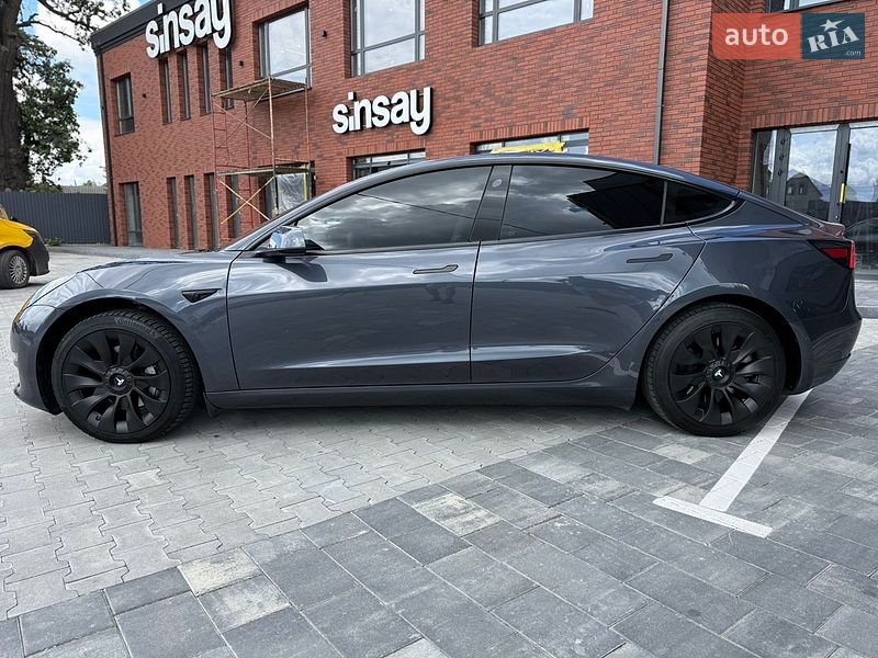 Седан Tesla Model 3 2021 в Коломые