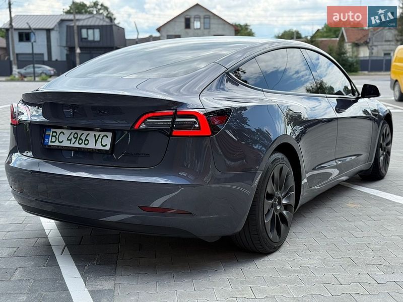 Седан Tesla Model 3 2021 в Коломые