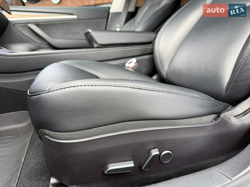 Седан Tesla Model 3 2021 в Коломые