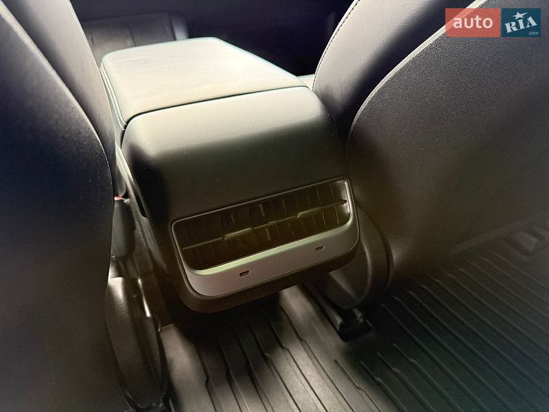 Седан Tesla Model 3 2021 в Коломые