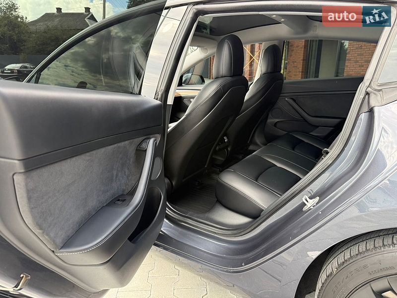 Седан Tesla Model 3 2021 в Коломые