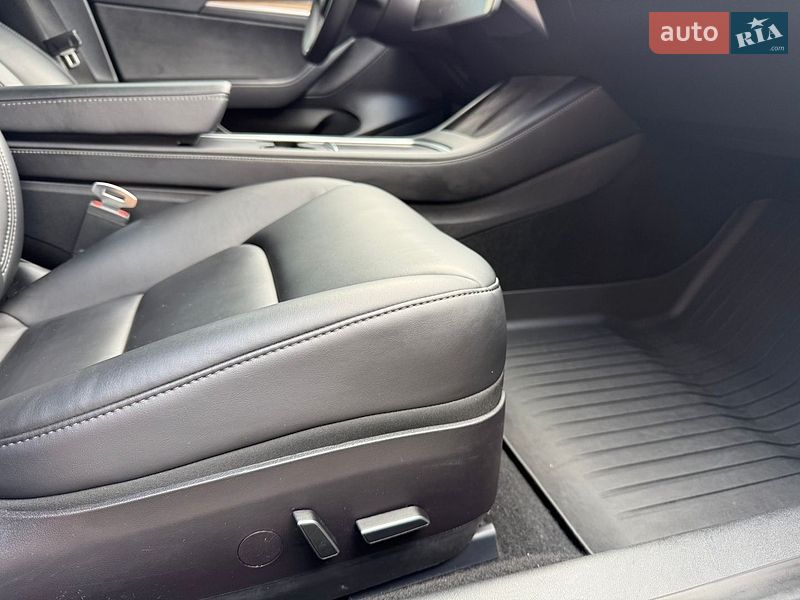 Седан Tesla Model 3 2021 в Коломые