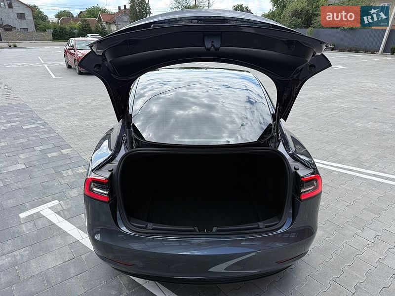 Седан Tesla Model 3 2021 в Коломые