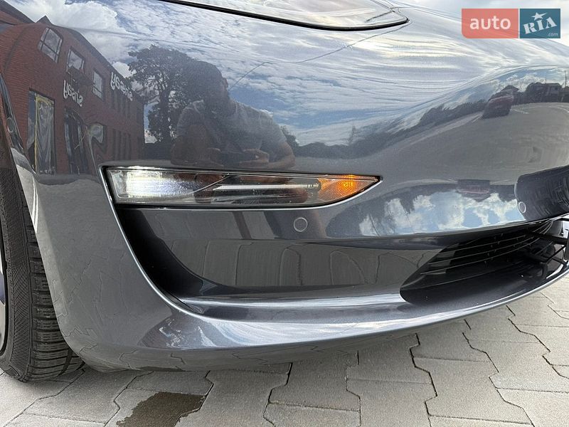 Седан Tesla Model 3 2021 в Коломые