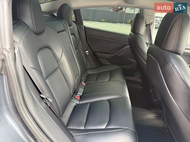 Седан Tesla Model 3 2021 в Коломые